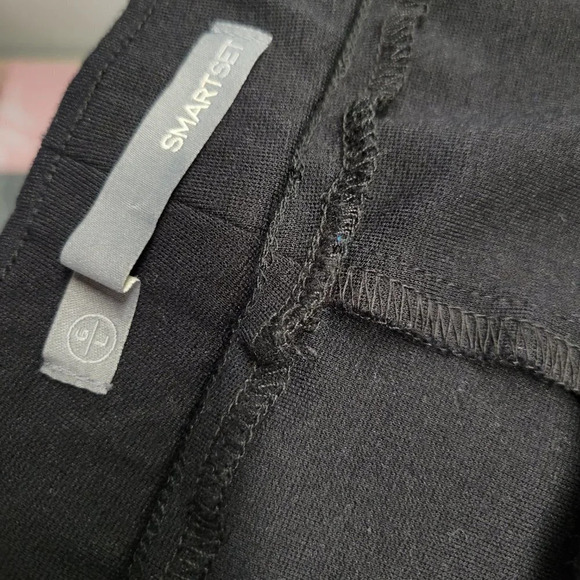 Smart Set Skirt - Picture 4 of 4